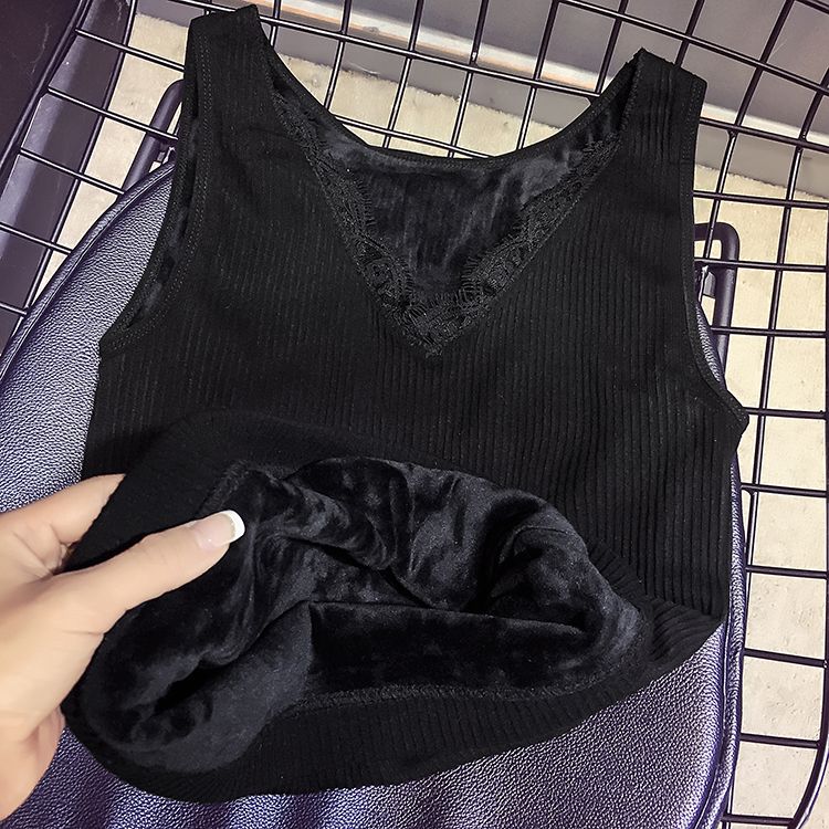 坎肩最新版,友情與時尚的溫馨日常