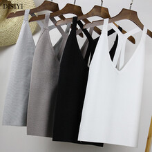 坎肩最新版,友情與時尚的溫馨日常